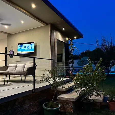 Zen Villa Buna