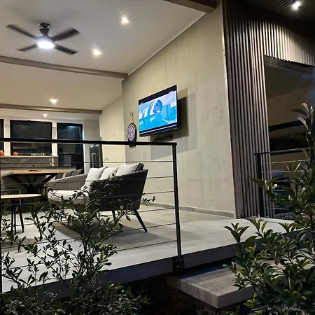 Zen Villa Buna